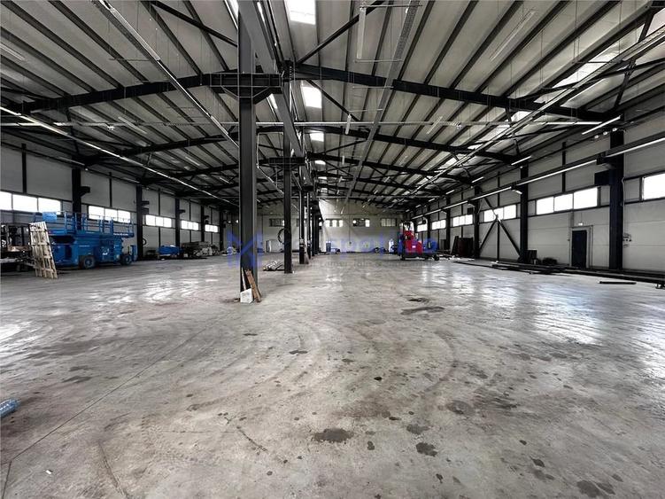 Spațiu comercial, de 2,300 mp, în Filiași