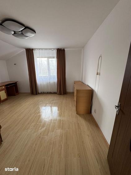 Casă cu 6 camere cu Teren 4044 Mp în Drăgoești