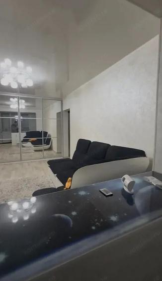 Apartament cu 3 camere semidecomandat, mobilat în Micro 17