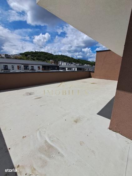 Apartament cu 4 camere în Florești