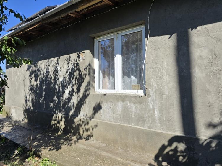 Casă cu 3 camere cu Teren 2000 Mp în Zimbru