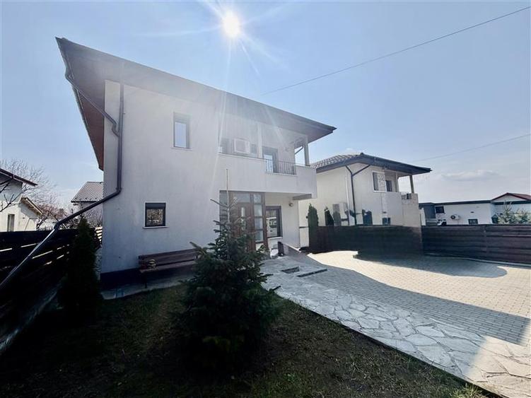 Casă individuală cu 4 camere cu Canalizare în Miroslava