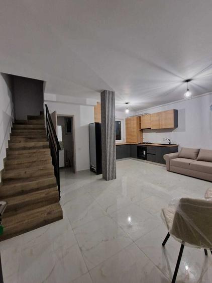 Casă cu 4 camere cu Teren 160 Mp în Central