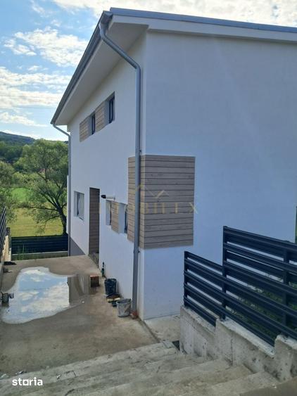 Casă cu 5 camere cu Teren 600 Mp în Sava