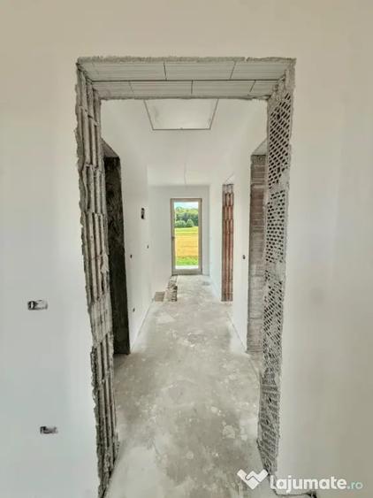 Casă cu 5 camere cu Teren 480 Mp în Horodnic