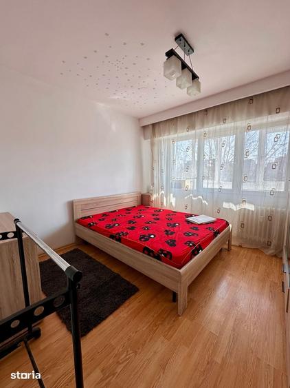 Apartament cu 3 camere decomandat în Obor