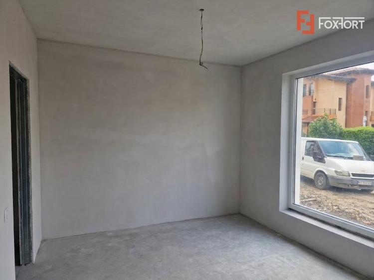 Duplex cu 4 camere cu Canalizare în Moșnița Nouă