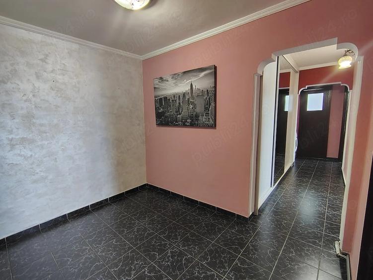 Apartament cu 3 camere decomandat în Nord