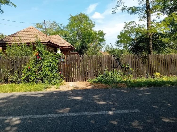 Casă cu 2 camere în Lehliu