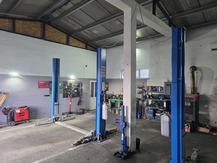 Spațiu industrial, de 300 mp, în Cărpinet
