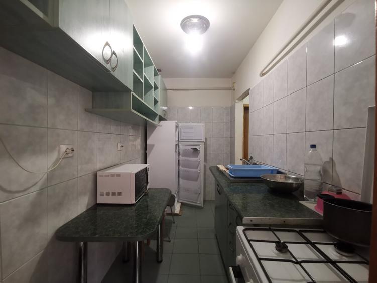 Garsonieră decomandată în Central