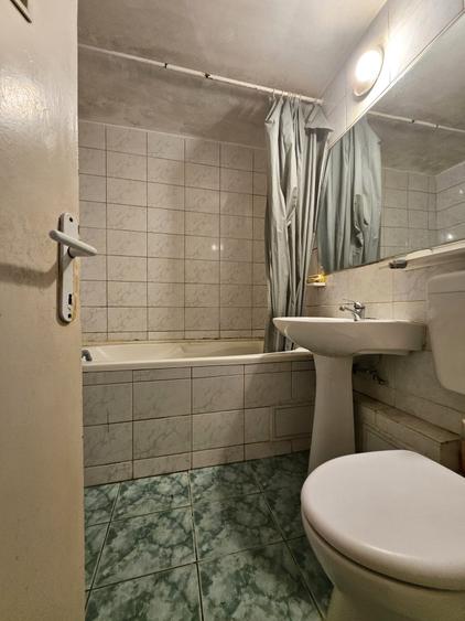 Apartament cu 3 camere decomandat în Drumul Taberei