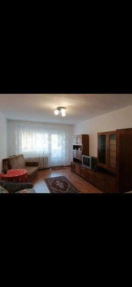 Apartament cu 2 camere semidecomandat în Cetate