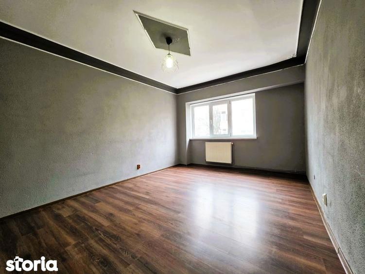 Apartament cu 2 camere decomandat în Podul de Fier