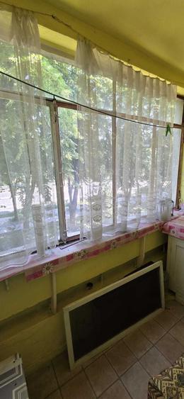 Apartament cu 3 camere semidecomandat în Palazu Mare