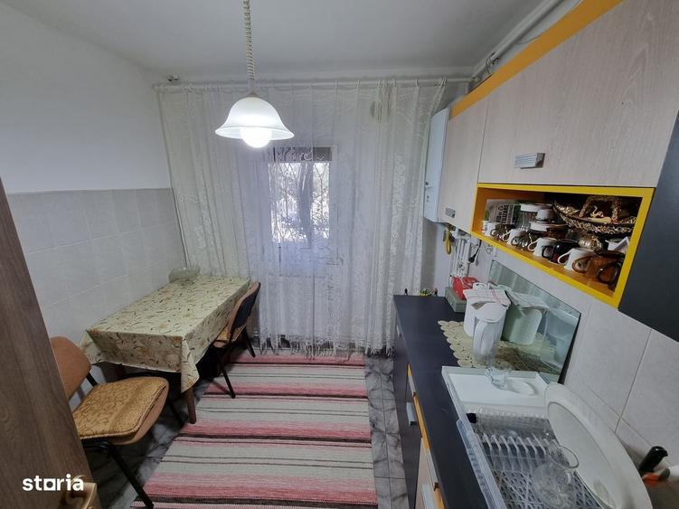 Apartament cu 2 camere decomandat, mobilat în Faleza Nord