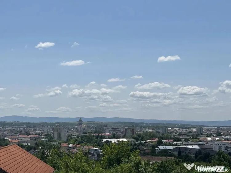 Teren de 886 mp, în Valea Roșie