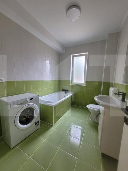Casă individuală cu 4 camere cu Canalizare în Dumbrăvița