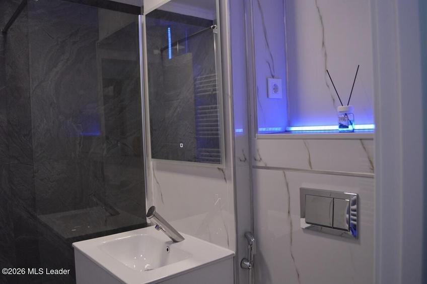 Apartament cu 3 camere decomandat în Nord