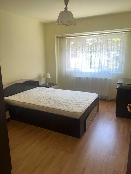 Apartament cu 3 camere semidecomandat în Grigorescu
