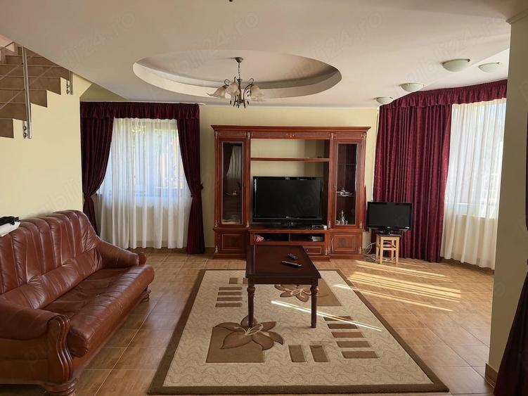 Casă cu Teren 1100 Mp în Central