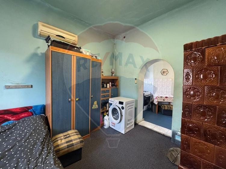 Casă individuală cu 4 camere cu Teren 450 Mp în Șega