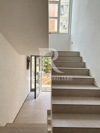 Spațiu comercial, de 391 mp, în Rogerius