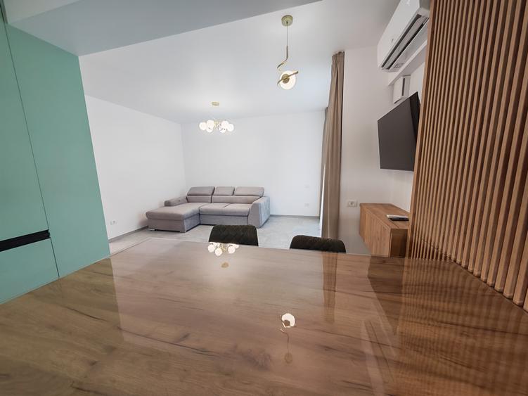 Apartament cu 2 camere decomandat în Universitate