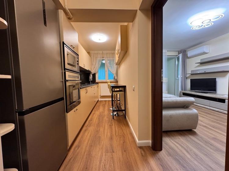 Doua camere, AFI Cotroceni, complet renovat ?i utilat - 4