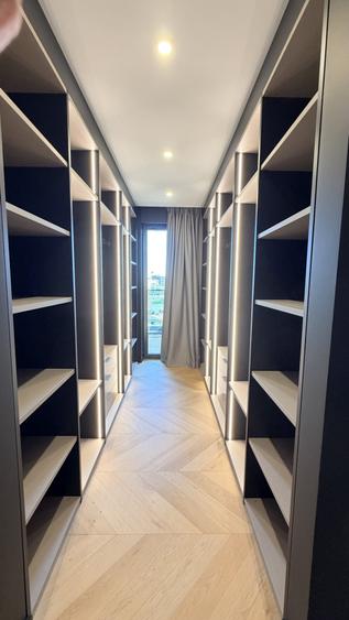 Apartament cu 4 camere semidecomandat, mobilat în Central