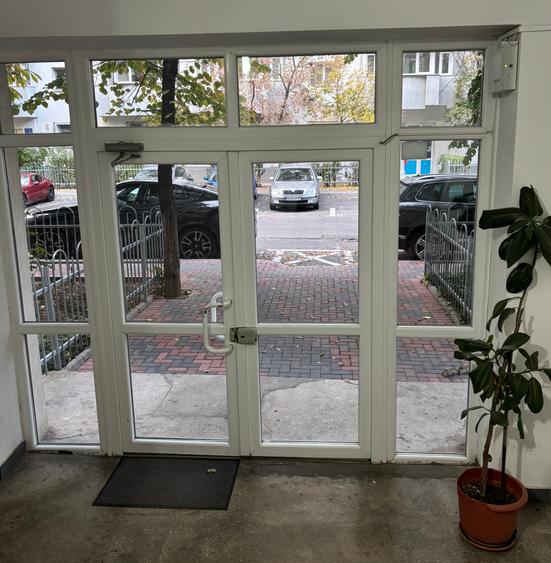 Apartament cu 3 camere în P-ța Unirii