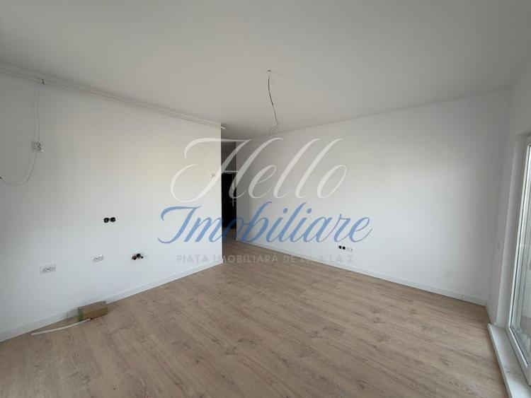 Apartament cu 3 camere semidecomandat în Florești