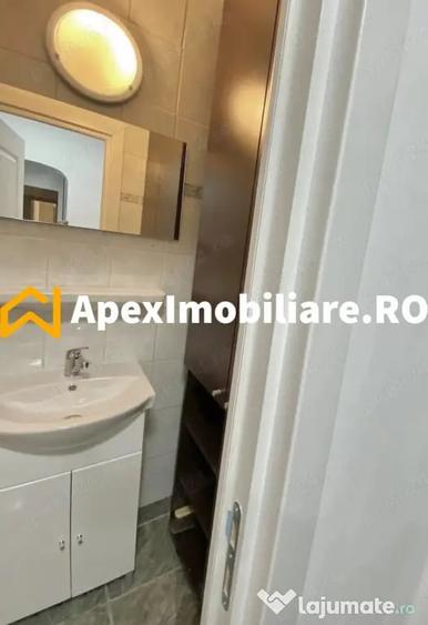 Apartament cu 3 camere semidecomandat, mobilat în Central