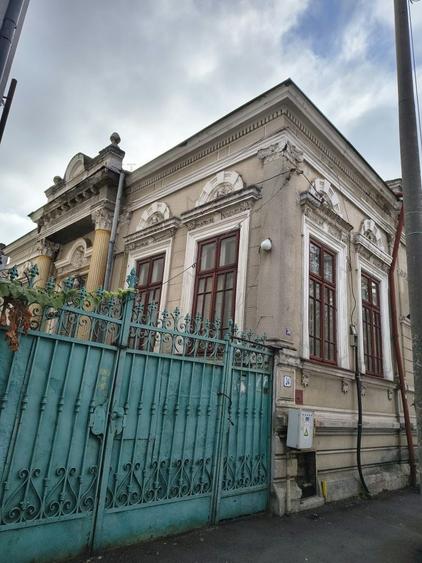 Casă individuală cu 4 camere cu Teren 300 Mp în Dorobanți