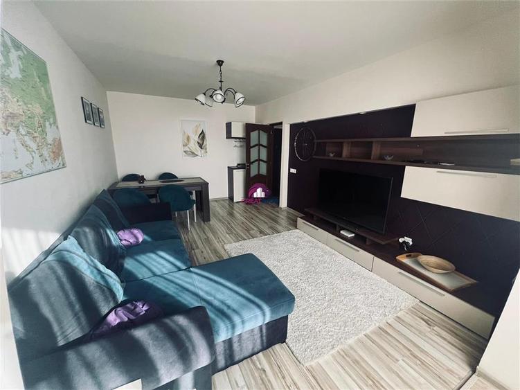 Apartament cu 2 camere decomandat, mobilat în Republicii