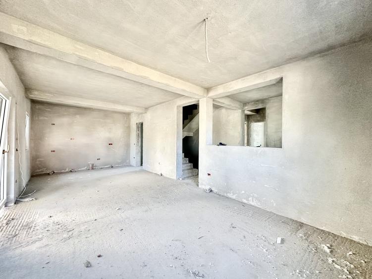 Duplex cu 5 camere cu Canalizare în Moșnița Veche