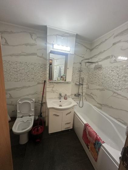 Apartament cu 2 camere decomandat în Prundu