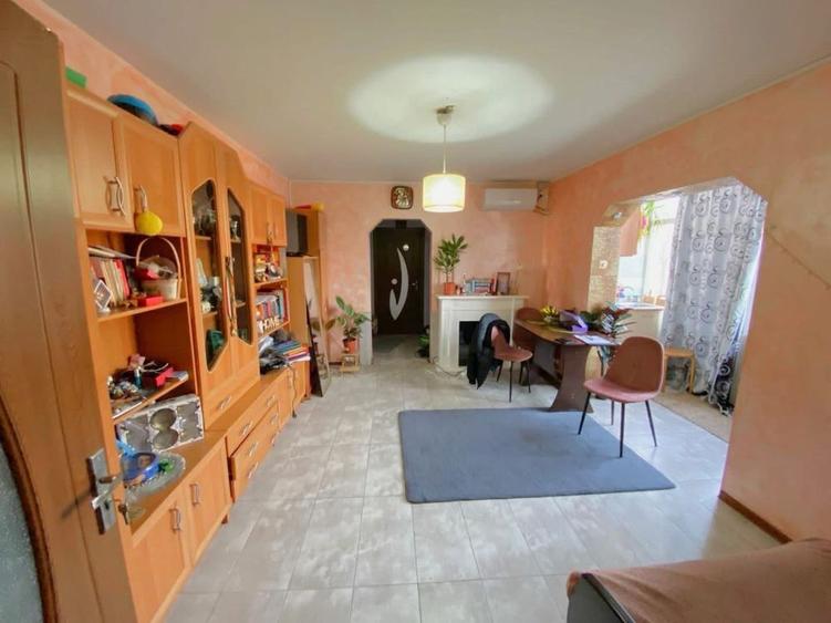 Apartament cu 2 camere semidecomandat în Brazda lui Novac
