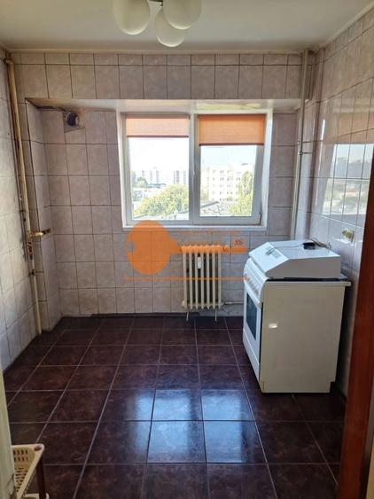 Apartament cu 2 camere semidecomandat în Crângași