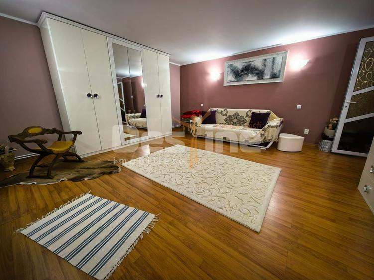 Casă individuală cu 5 camere cu Canalizare în Bălteni