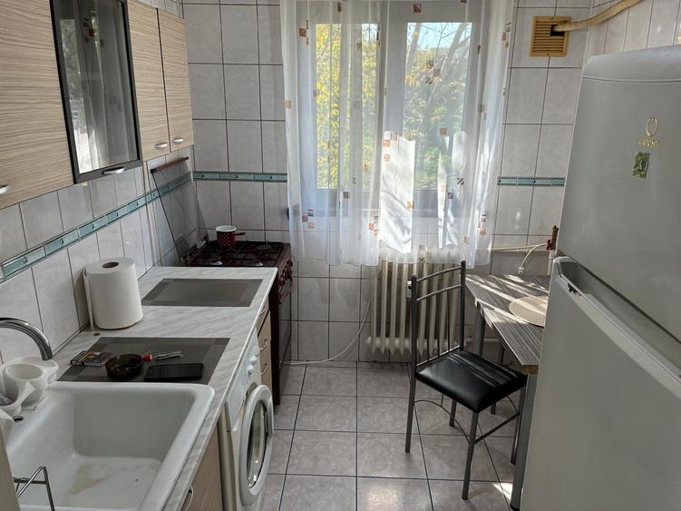 Apartament cu 2 camere semidecomandat, mobilat în Drumul Taberei