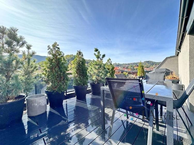 Apartament cu 4 camere decomandat, mobilat în Brașovul Vechi