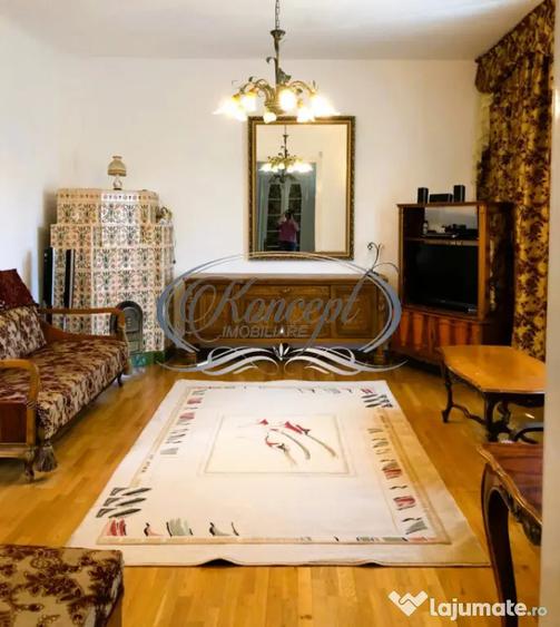 Apartament cu 3 camere semidecomandat, mobilat în Semicentral