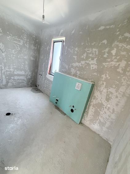 Casă cu 4 camere cu Teren 250 Mp în Central