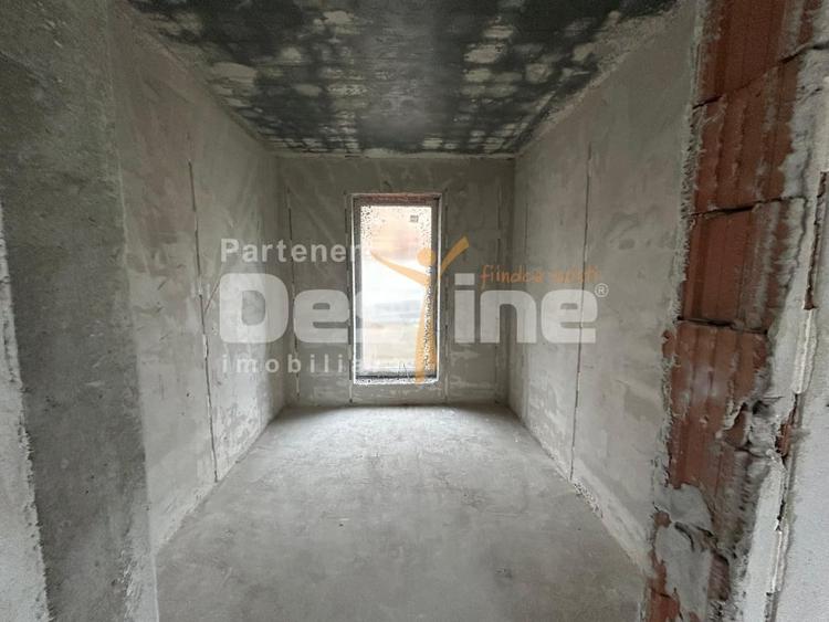 Casă individuală cu 5 camere cu Teren 360 Mp în Rediu