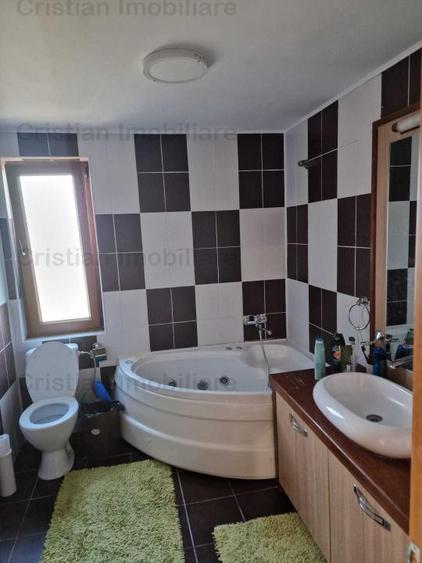Casă cu 7 camere cu Canalizare în Cazasu