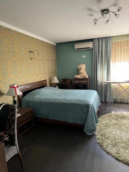 Apartament cu 3 camere decomandat în Sat Vacanță
