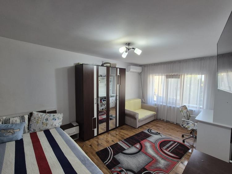 Garsonieră în Uiești