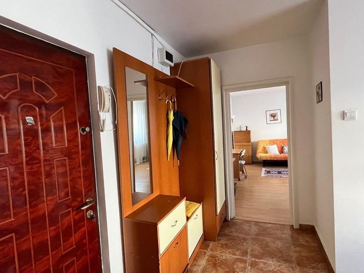 Apartament cu 2 camere decomandat în Central