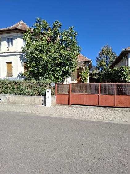 Casă cu 3 camere în Central